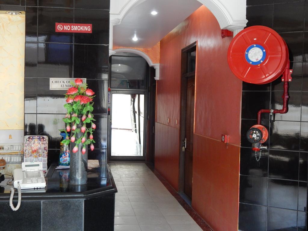 Airport Hotel Paradise International New Delhi Ngoại thất bức ảnh